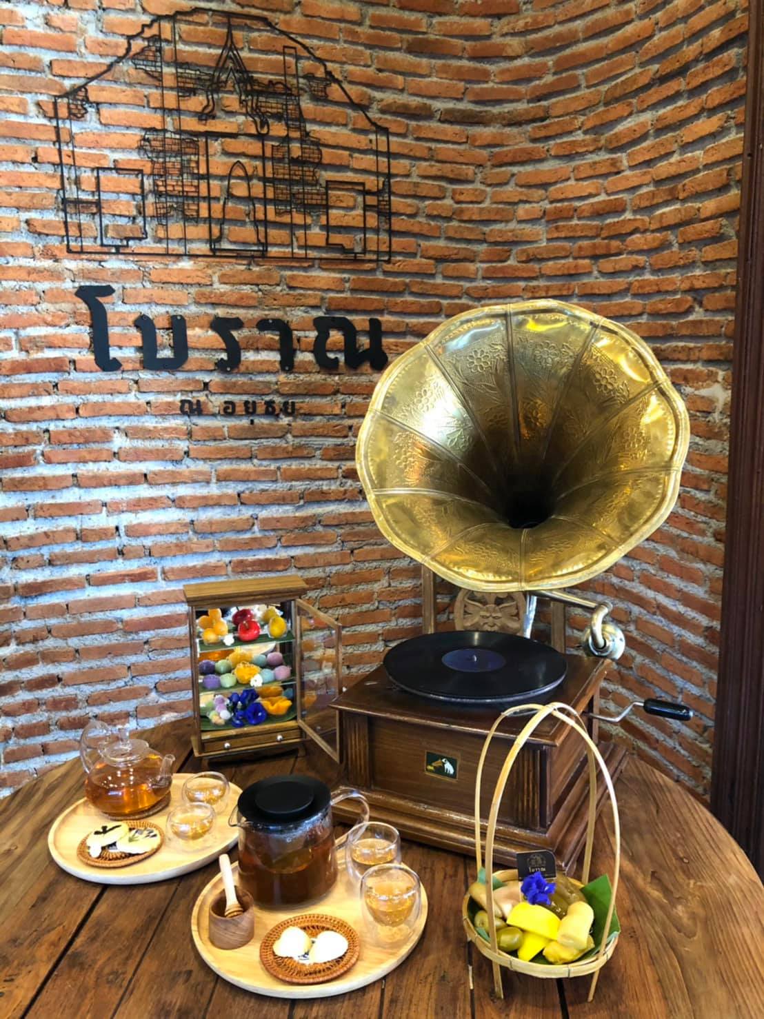 เครื่องเล่นแผ่นเสียงโบราณ เครื่องเล่นแผ่นเสียงวินเทจ คลาสสิค เครื่องเล่นปากแตร เครื่องใชได้สมบูรณ์ พร้อมฟัง ห้ามพลาด หายากมาก - Image 4