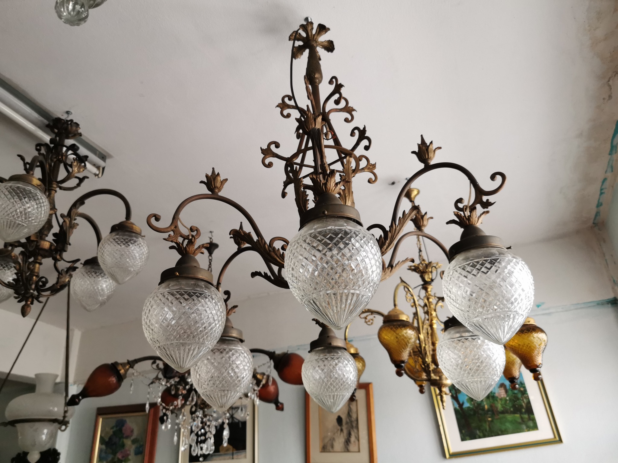 แชนเดอร์เลีย โคมไฟระย้าแบบโบราณ สุดคลาสสิค มีรสนิยม ระดับ แอนทีค