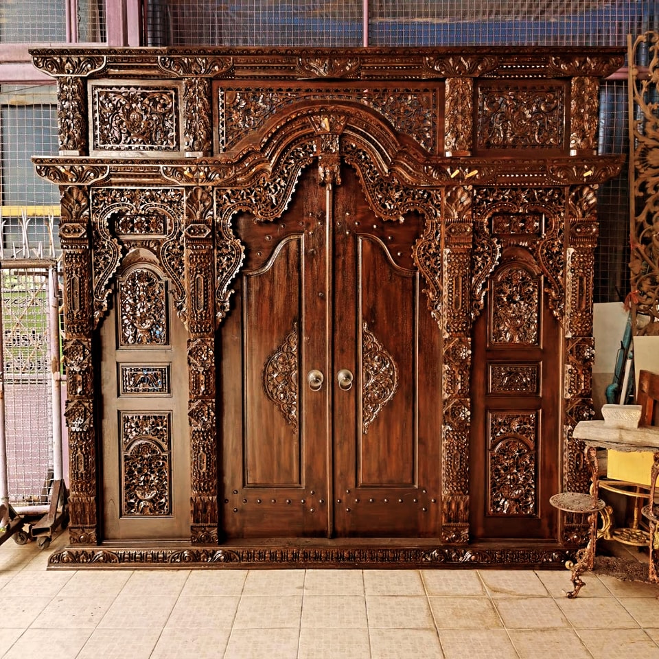ซุ้มประตูไม้สักโบราณ ร้อยปี ประตูโบราณ ประตูไม้สักโบราณ  สุดคลาสสิค แต่งบ้านแต่งร้านให้มีคุณค่า - Image 8