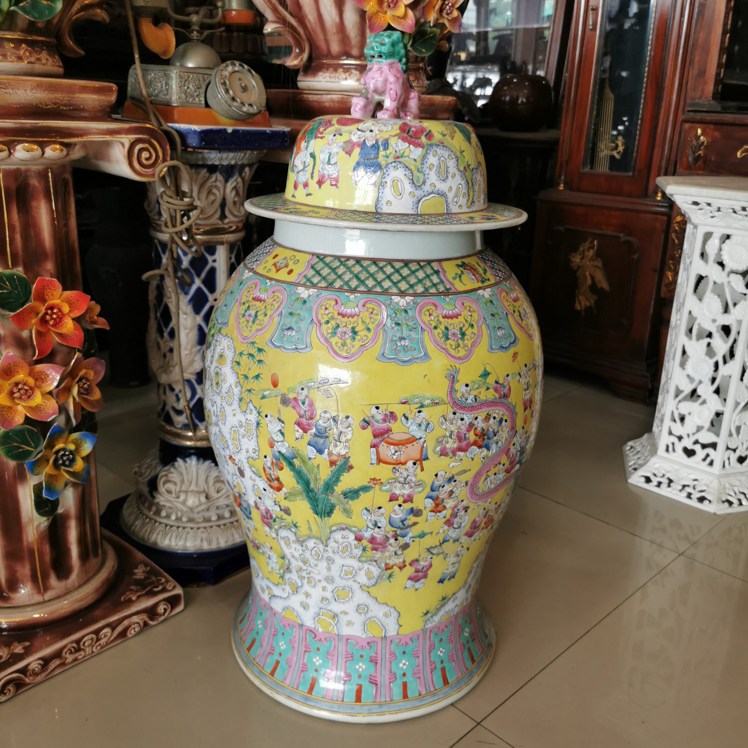 แจกันโบราณ แจกันลายคราม แจกันกังใส งดงาม คลาสสิค หายากมาก