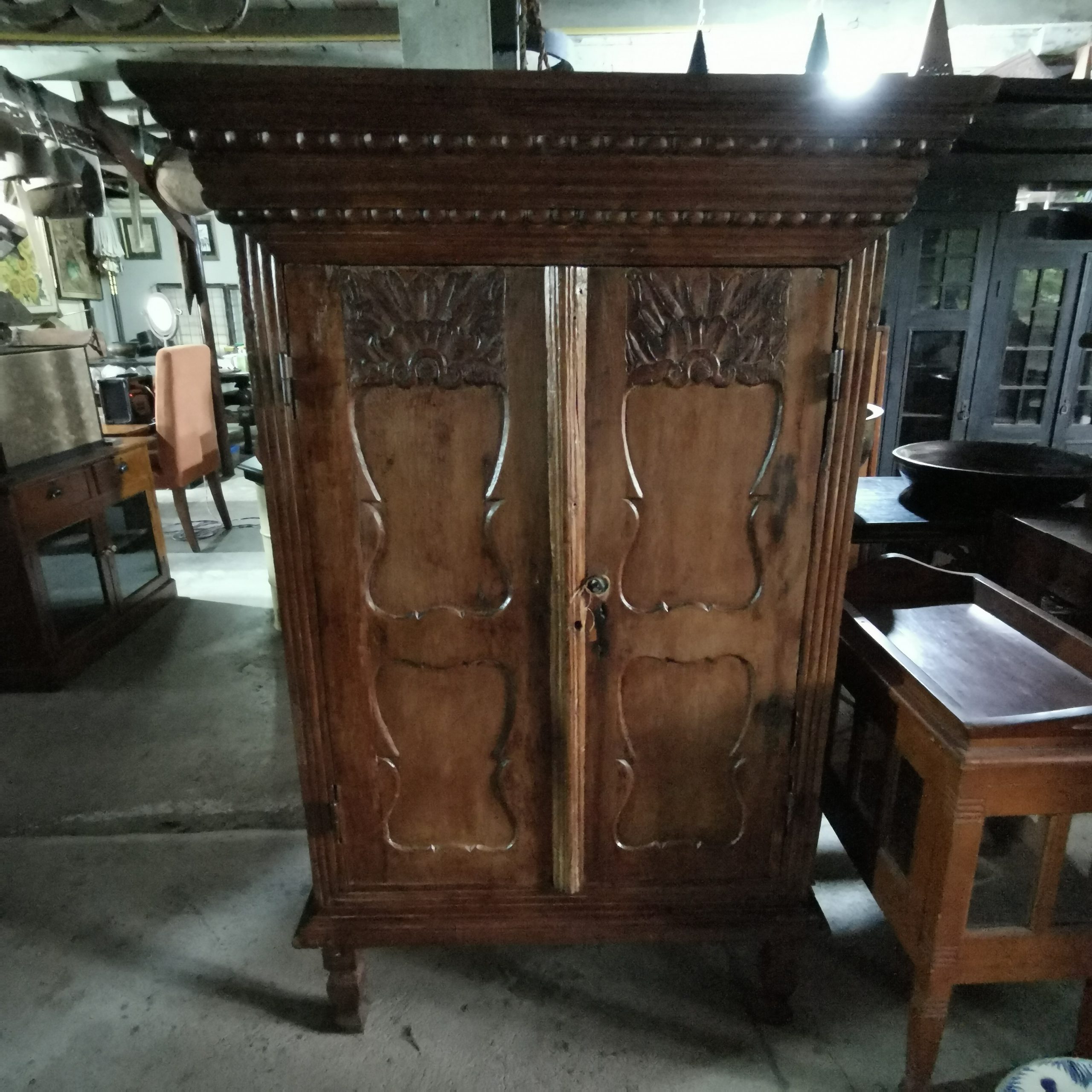 ⚜️ตู้โบราณ ตู้ไม้โบราณ ตู้โชว์ไม้โบราณ  งดงาม คลาสสิค แต่งบ้าน แต่งร้าน ให้มีคุณค่า