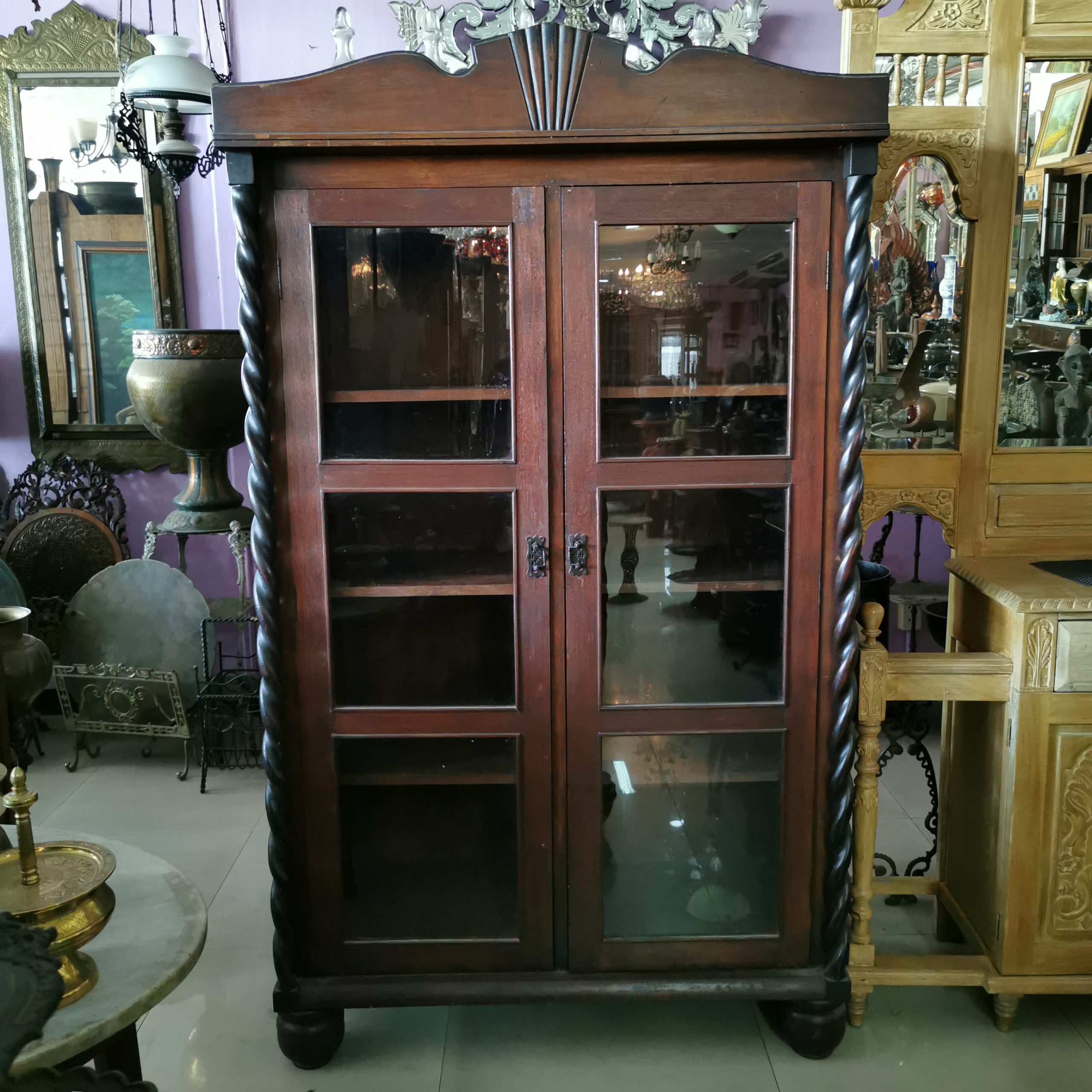 ⚜️ตู้โบราณ ตู้ไม้โบราณ ตู้โชว์ไม้โบราณ  งดงาม คลาสสิค แต่งบ้าน แต่งร้าน ให้มีคุณค่า