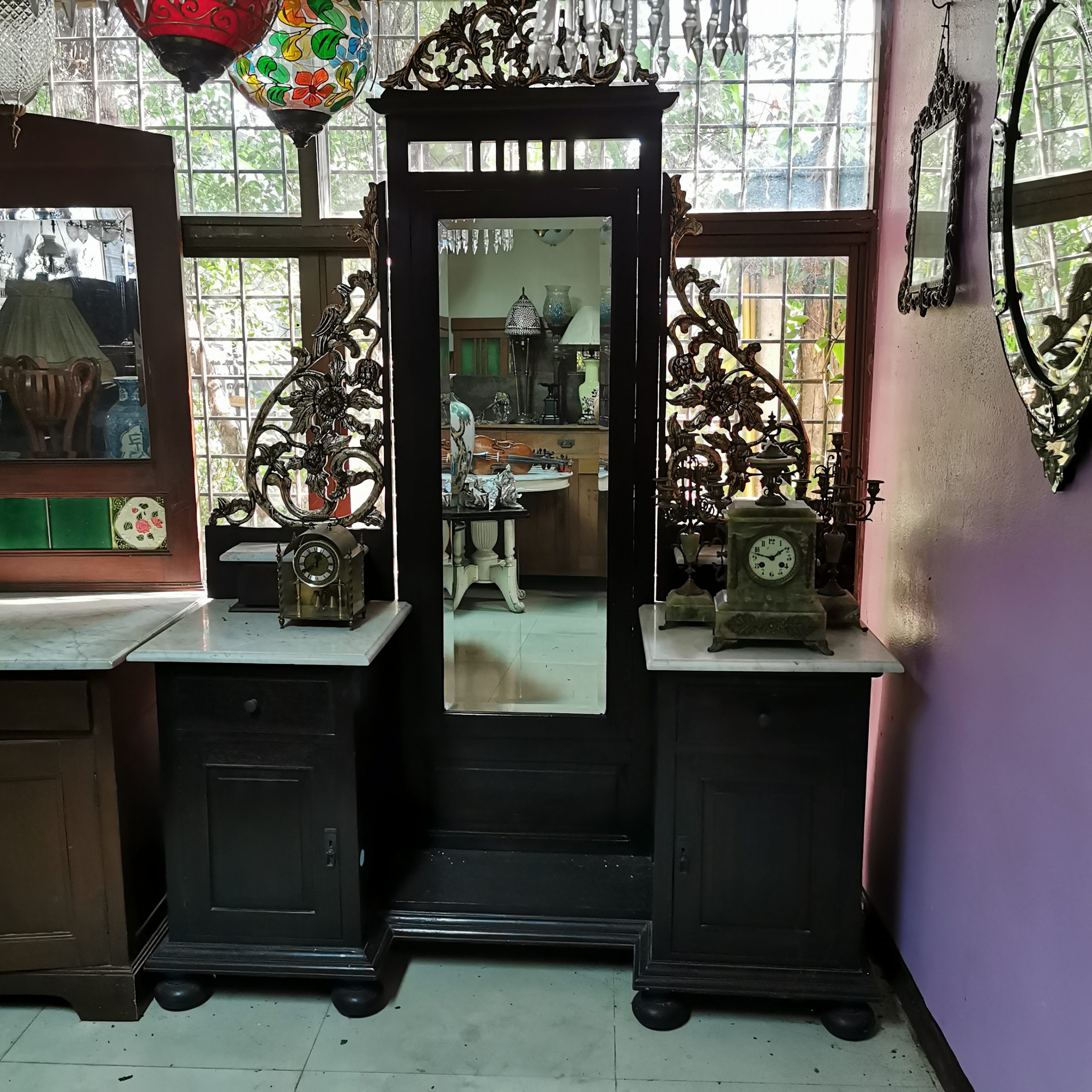 ⚜️ตู้โบราณ ตู้โชว์โบราณ ตู้ไม้โบราณ ตู้โชว์ไม้โบราณ งดงาม คลาสสิค แต่งบ้าน แต่งร้าน ให้มีคุณค่า