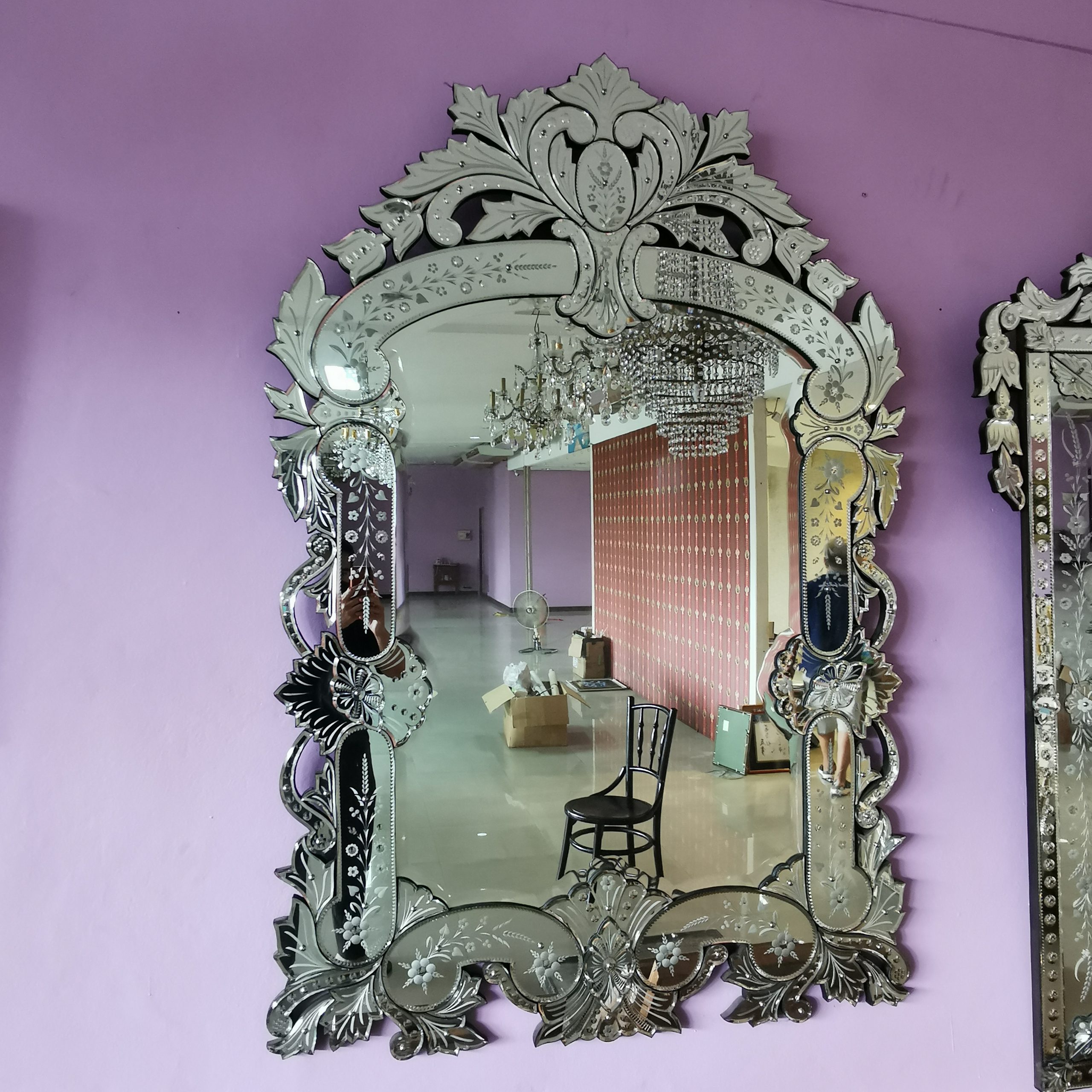 กระจกเวเนเชี่ยน  กระจกโบราณ ขนาดใหญ่  งดงาม คลาสสิค  แต่งบ้านแต่งร้าน ให้มีคุณค่า